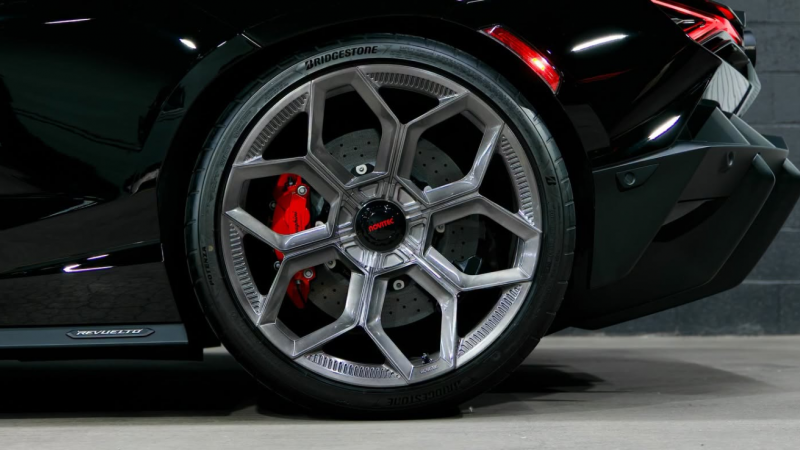 Photo of Novitec Wheel Hub Cap for the Ferrari 12Cilindri Coupe/Spider - Image 3